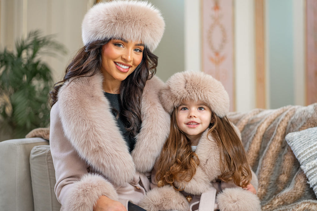 Height: 5ft 7”  /  Dress Size: 10