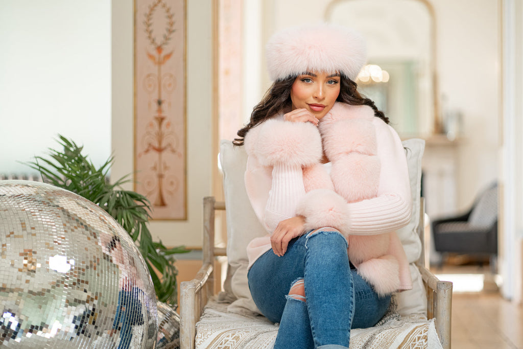 Height: 5ft 7”  /  Dress Size: 10