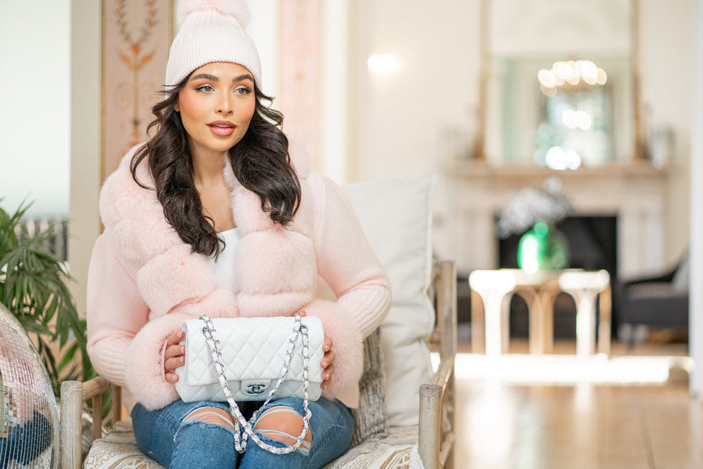 Height: 5ft 7”  /  Dress Size: 10